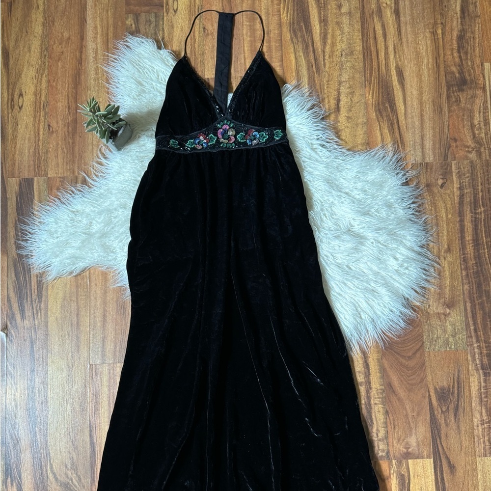 Urban Outfitters Dahlia Embroidered Beaded Velvet Maxi Dress Black NWT - Picture 2 of 9